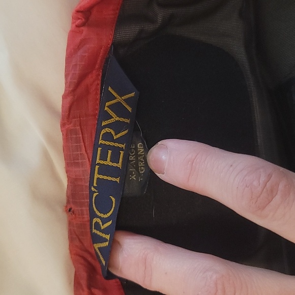 Mens  Vintage Arc'teryx Red Theta LT Gore-tex Gold logo - Picture 5 of 5